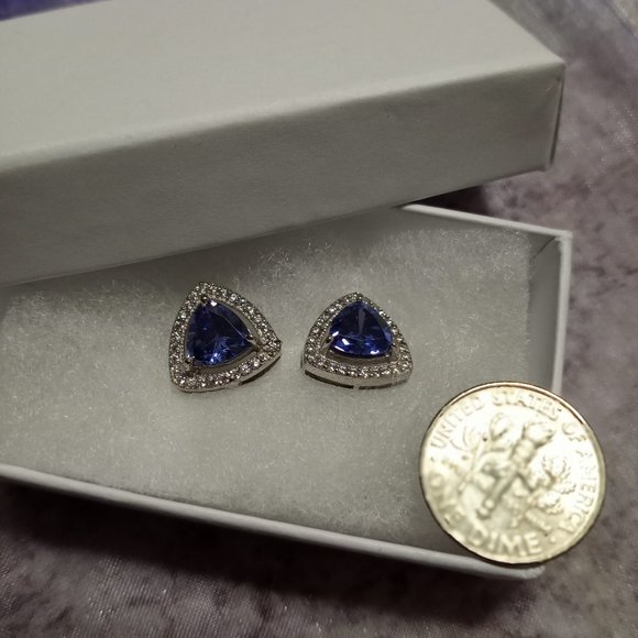 Jewelry - Sparkling Sapphire/CZ studs    LIKE NEW